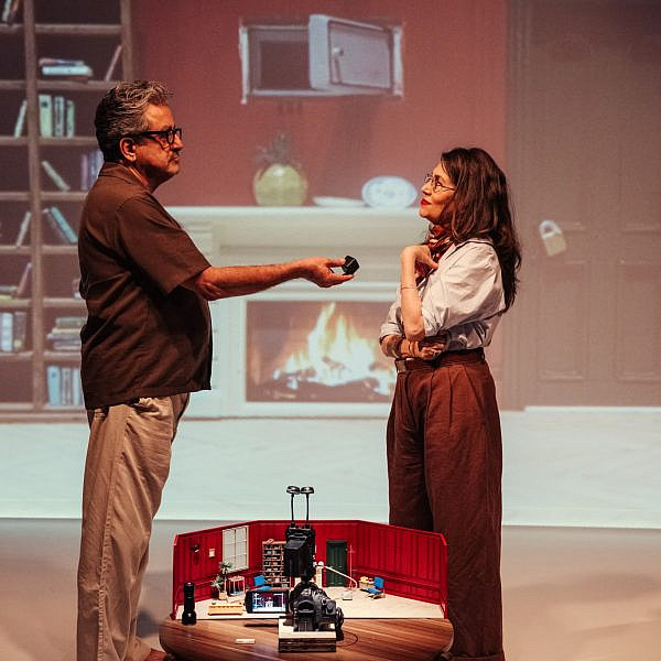 מי זה? מי זה? מי זה? "המבקשים לצאת" (צילום: אורית פניני)
