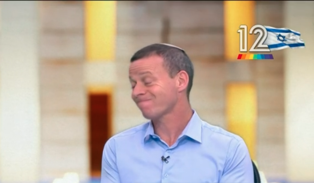 למה ככה חזק? עמית סגל במשדר הבחירות של חדשות 12
