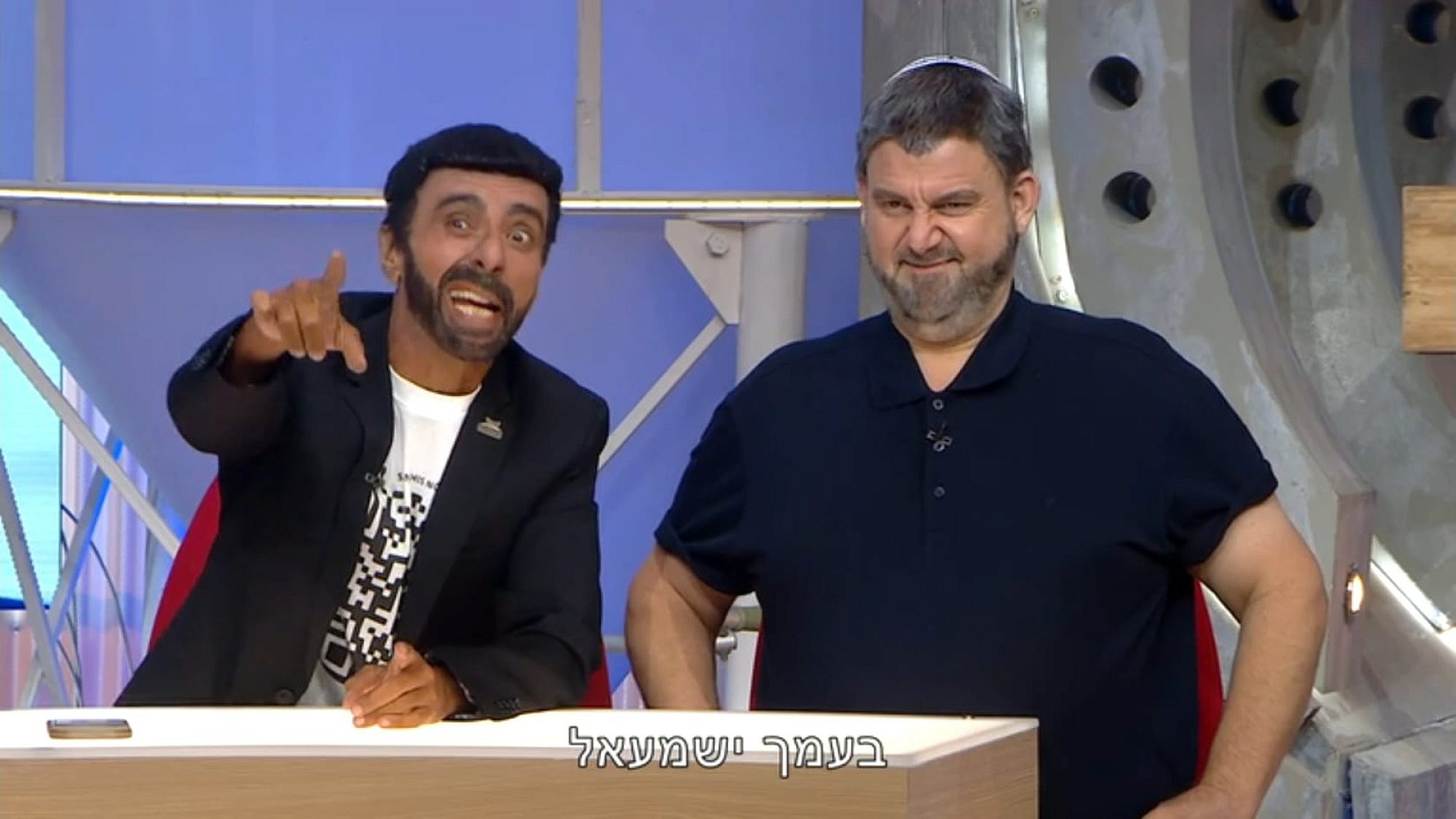 אחד משיאי הערב. פיניש בתור יוסף חדאד, לצד ברלד בתפקיד עופר וינטר (צילום מסך: קשת 12) אחד משיאי הערב. פיניש בתור יוסף חדאד, לצד ברלד בתפקיד עופר וינטר (צילום מסך: קשת 12)
